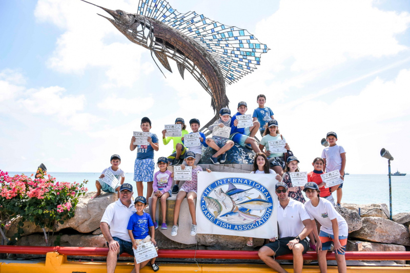 Teaching-100000-Kids-to-FishEcuador-2