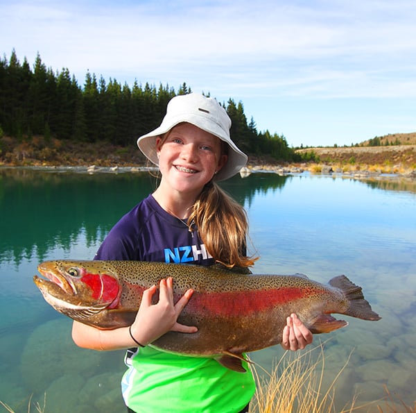 HUGE RAINBOW TROUT in New Zealand 