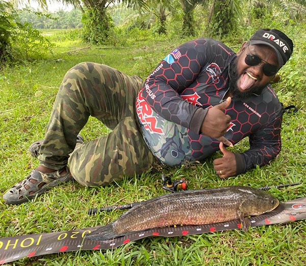 giant snakehead record